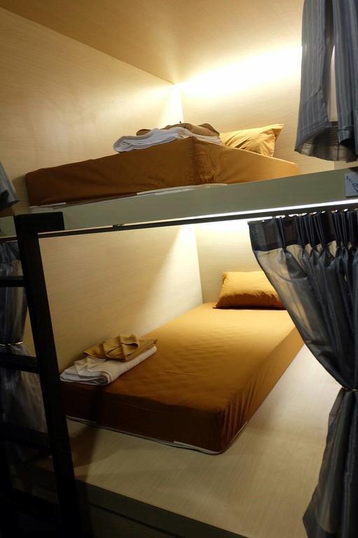 Rockstel Loma Hostel Phuket Exterior photo
