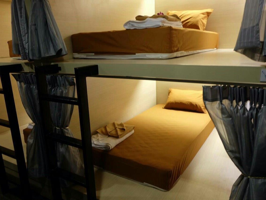 Rockstel Loma Hostel Phuket Exterior photo