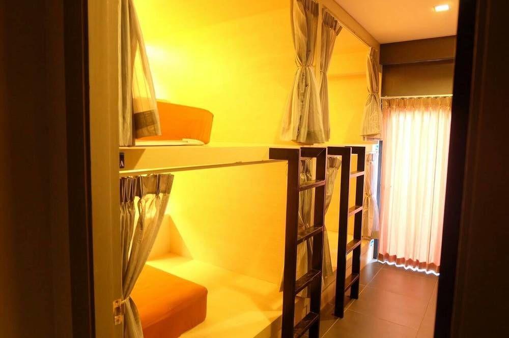 Rockstel Loma Hostel Phuket Exterior photo
