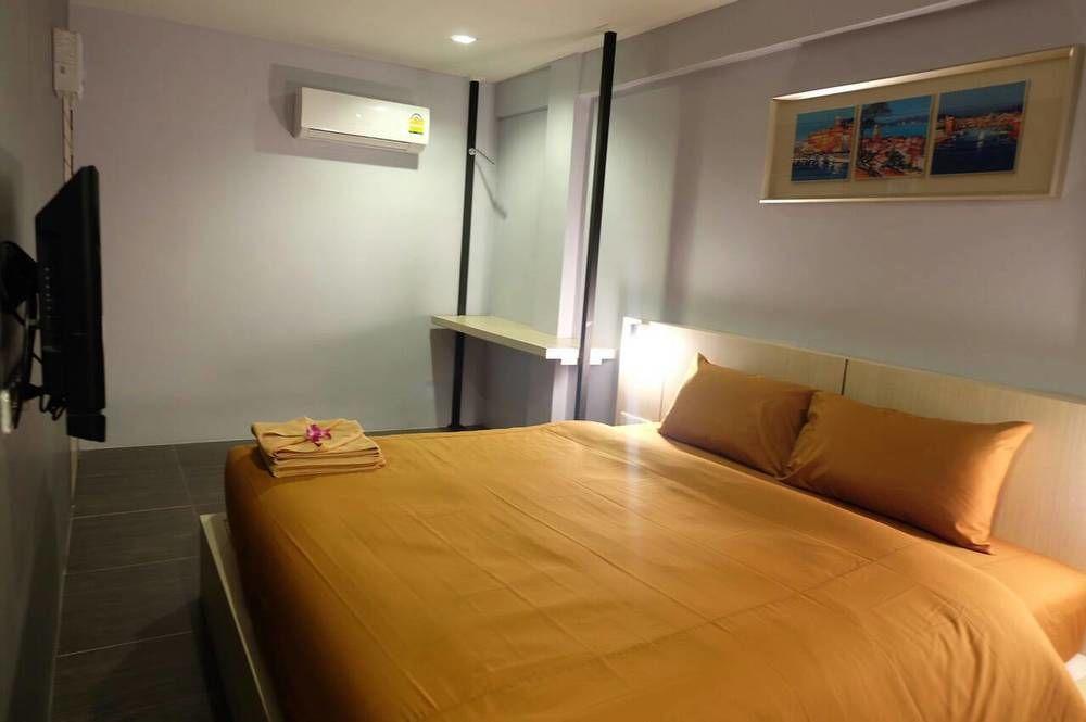 Rockstel Loma Hostel Phuket Exterior photo