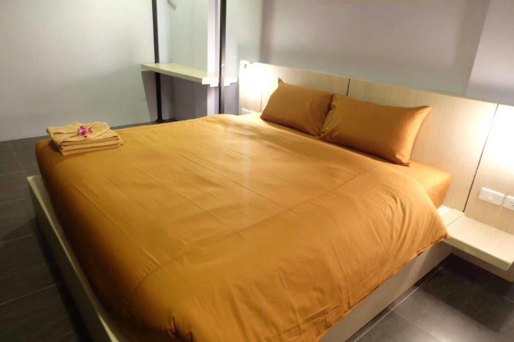 Rockstel Loma Hostel Phuket Exterior photo