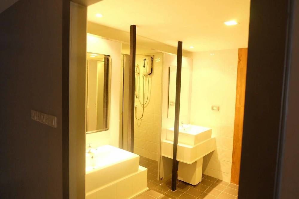 Rockstel Loma Hostel Phuket Exterior photo